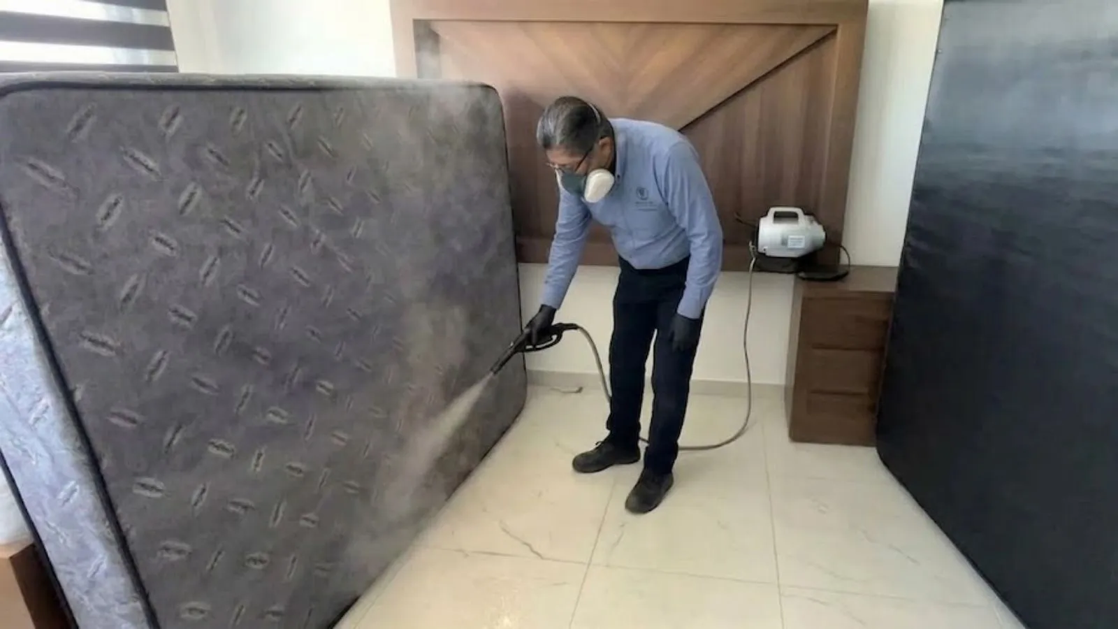 Tratamiento con vapor caliente contra chinches de cama en Puebla